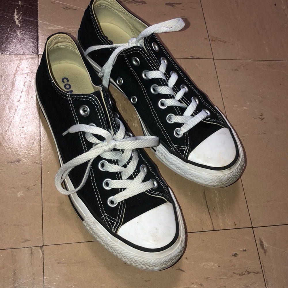 black low top converse